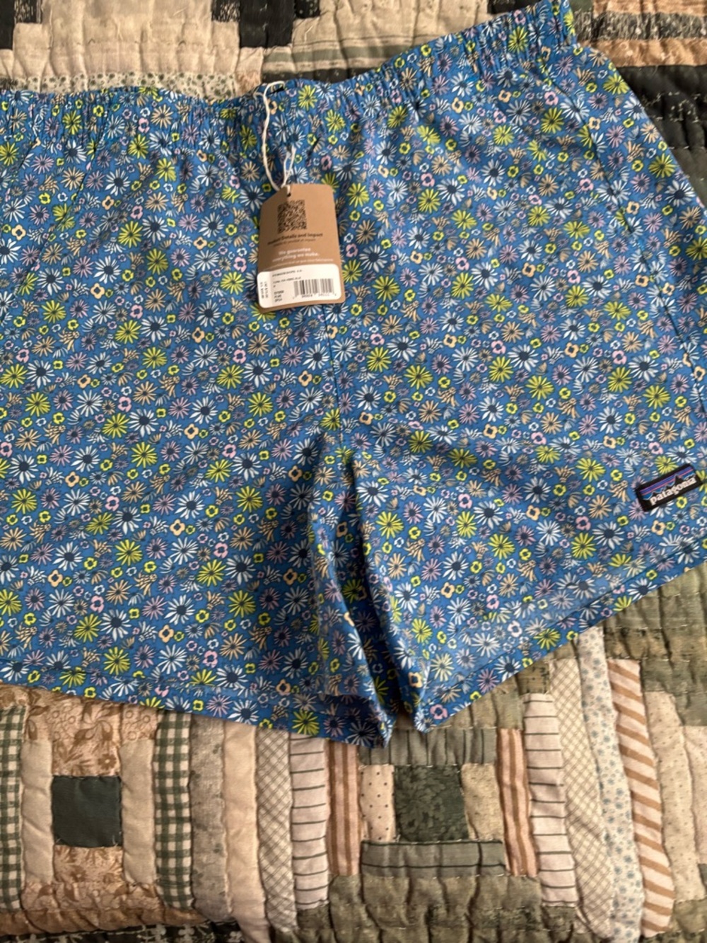 Patagonia Women’s Baggies Shorts 5 inch Color: Floral Fun Vessel Blue Size: M